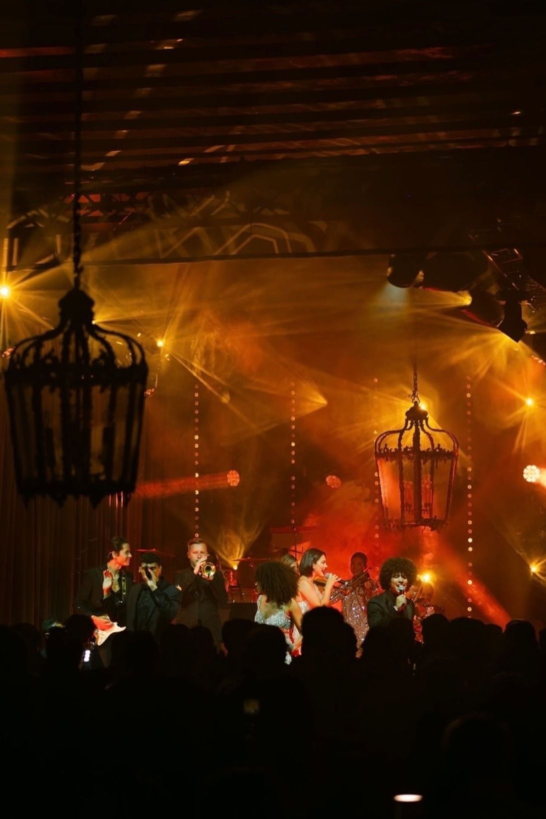 Concert live avec éclairage LED spectaculaire